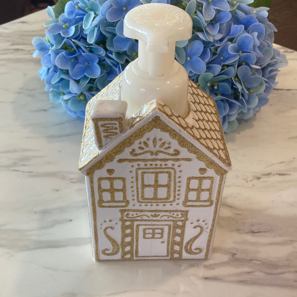 Bath & Body Works Gingerbread House Foaming Soap Dispenser White Gold Glitter - Picture 2 of 12